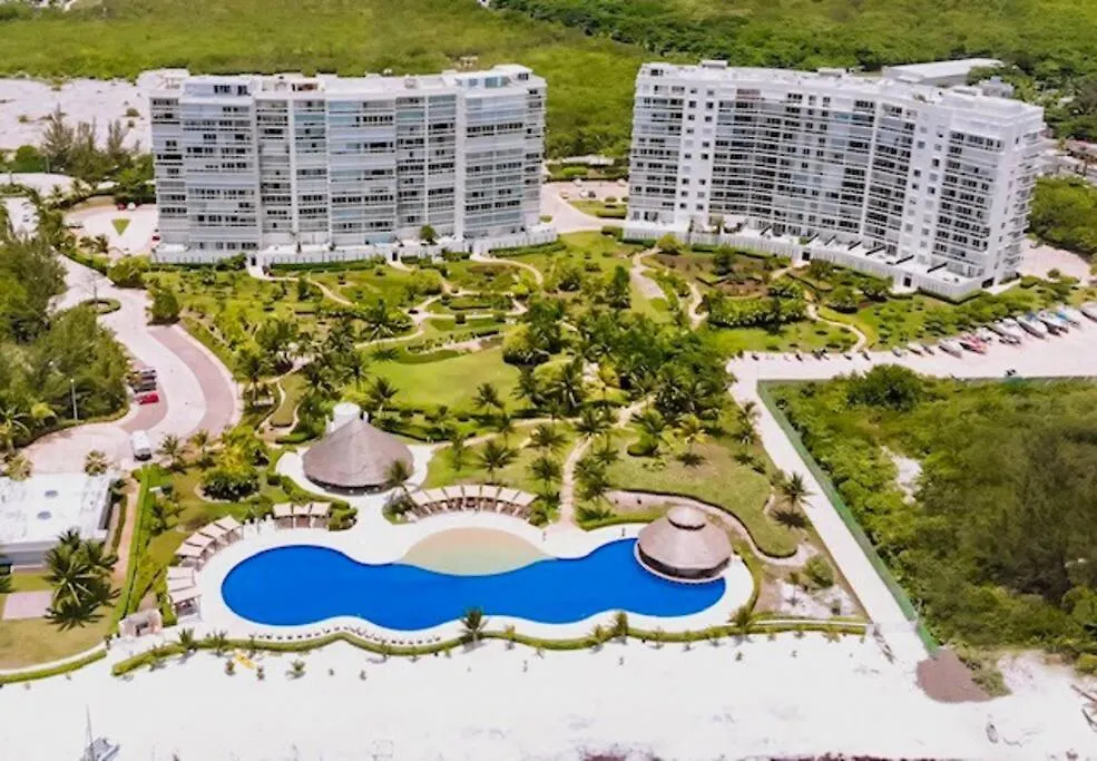 Blue Dream Beachfront 2 Bdr By Casa Paraiso Cancún México
